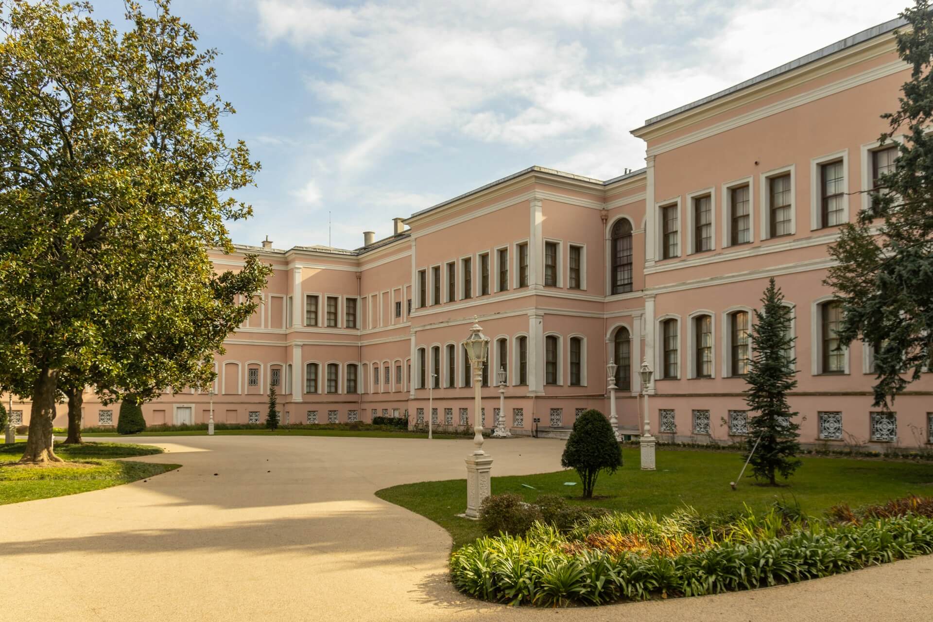 Målning av offentliga institutioner i Stockholm.