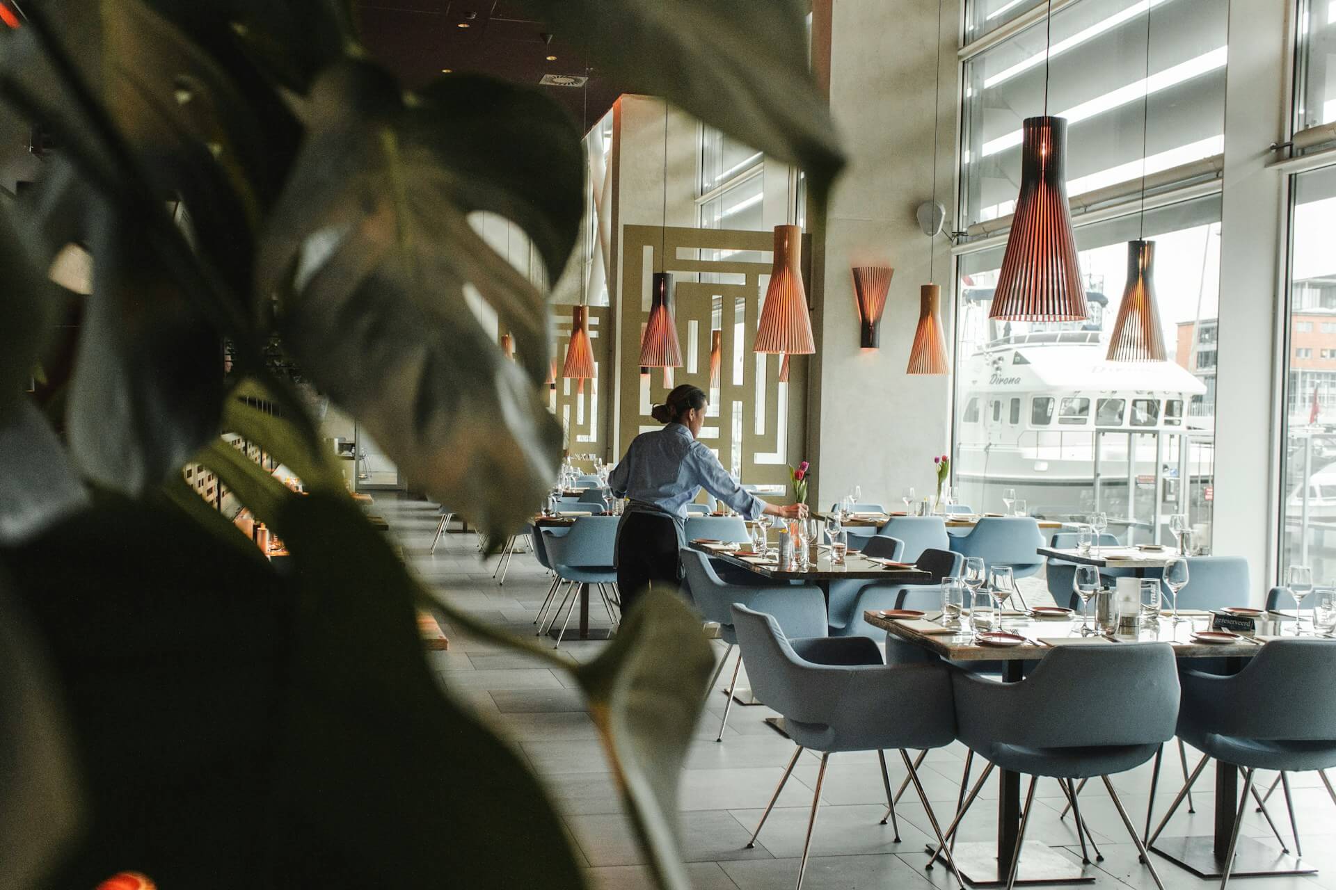 Målning av restauranger och hotell i Stockholm.